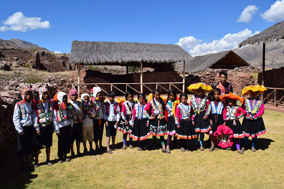 Micaela Bastidas School Ocongate visited South valley - Alpaca Expeditions